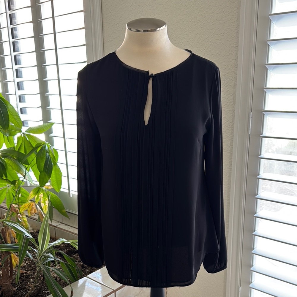 White House Black Market Black Keyhole Blouse